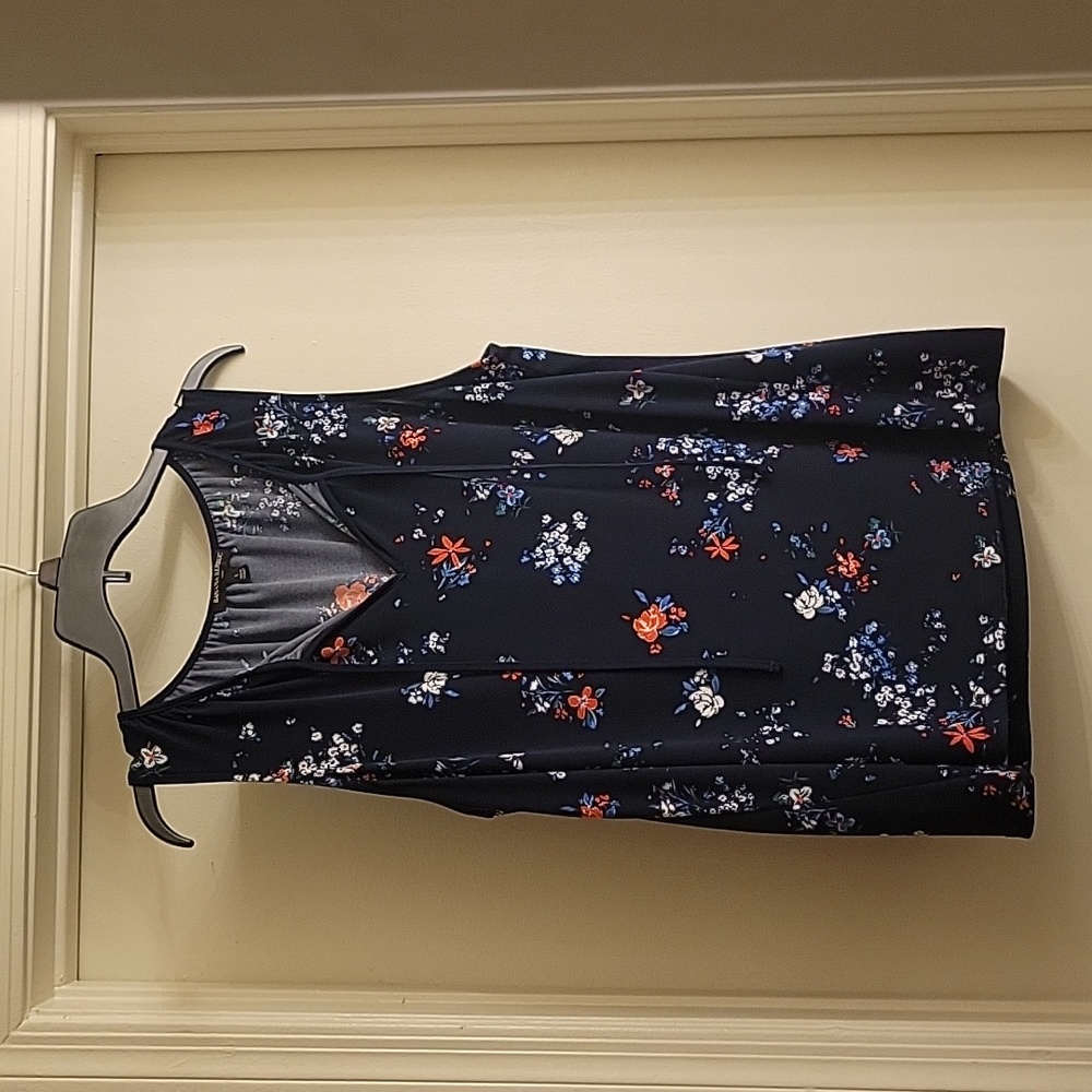 Banana Republic sleeveless floral top size L